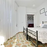 Timeless St Peter Terrace